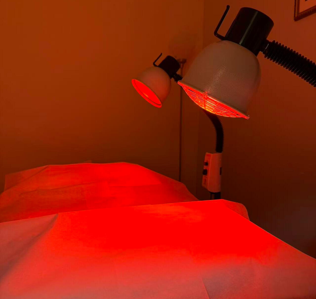 Infrared heat therapy room